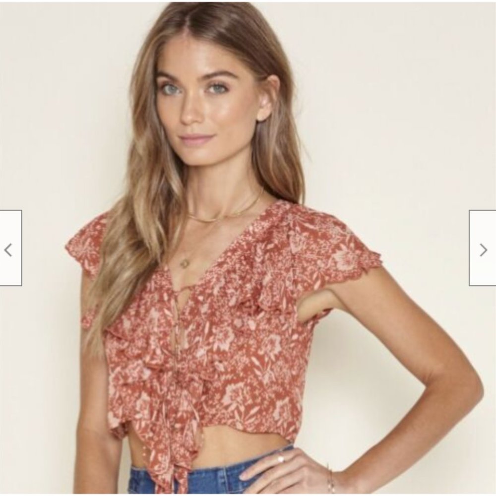 NWOT Amuse Society Solara Lace Up Crop Top - Small